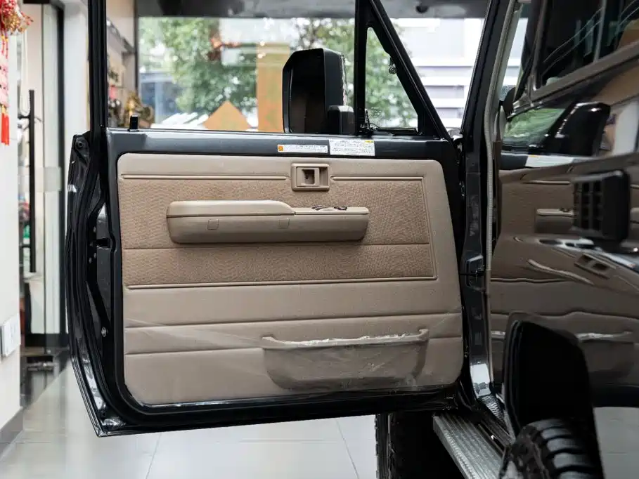 Toyota Land Cruiser — миниатюра 10