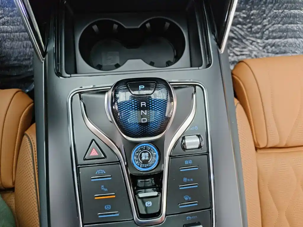 BYD Tang New Energy — миниатюра 14