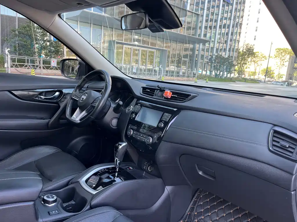 Nissan X-Trail — миниатюра 18