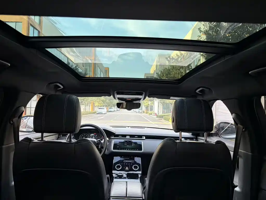 Land Rover Velar — миниатюра 10