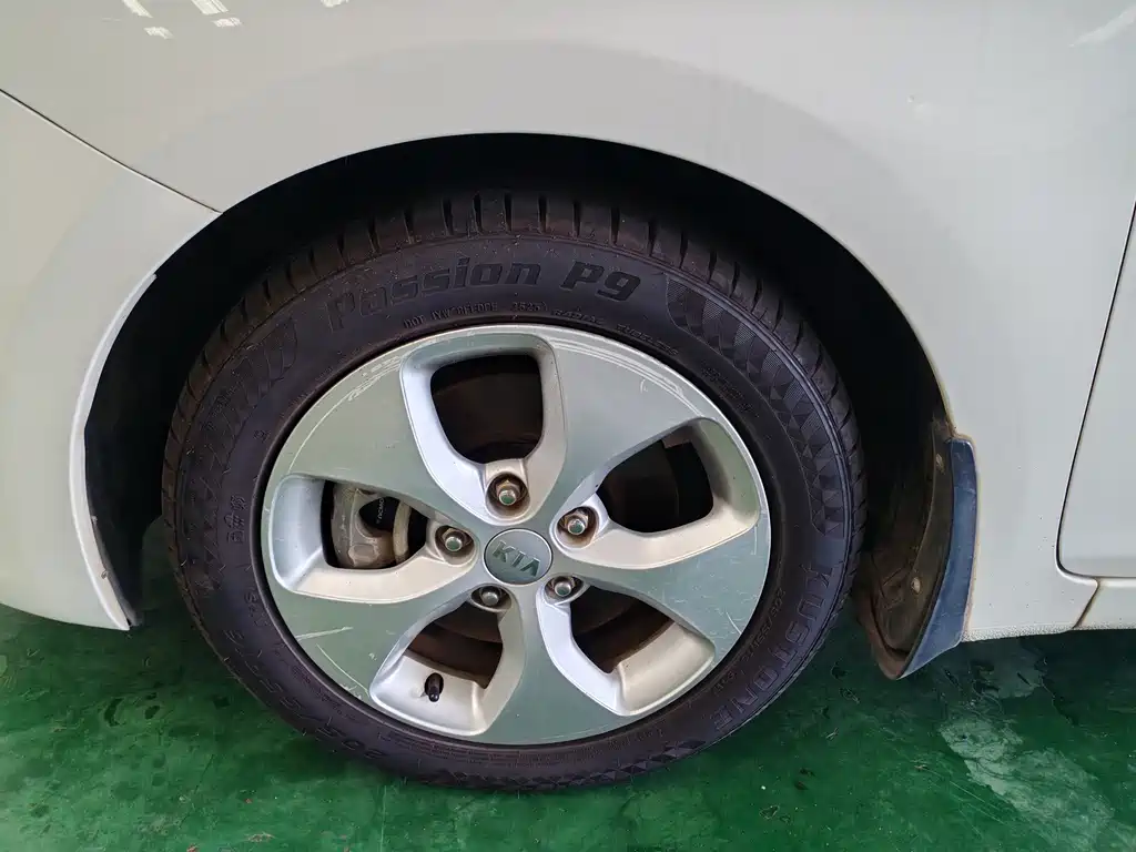 Kia Carens — миниатюра 21