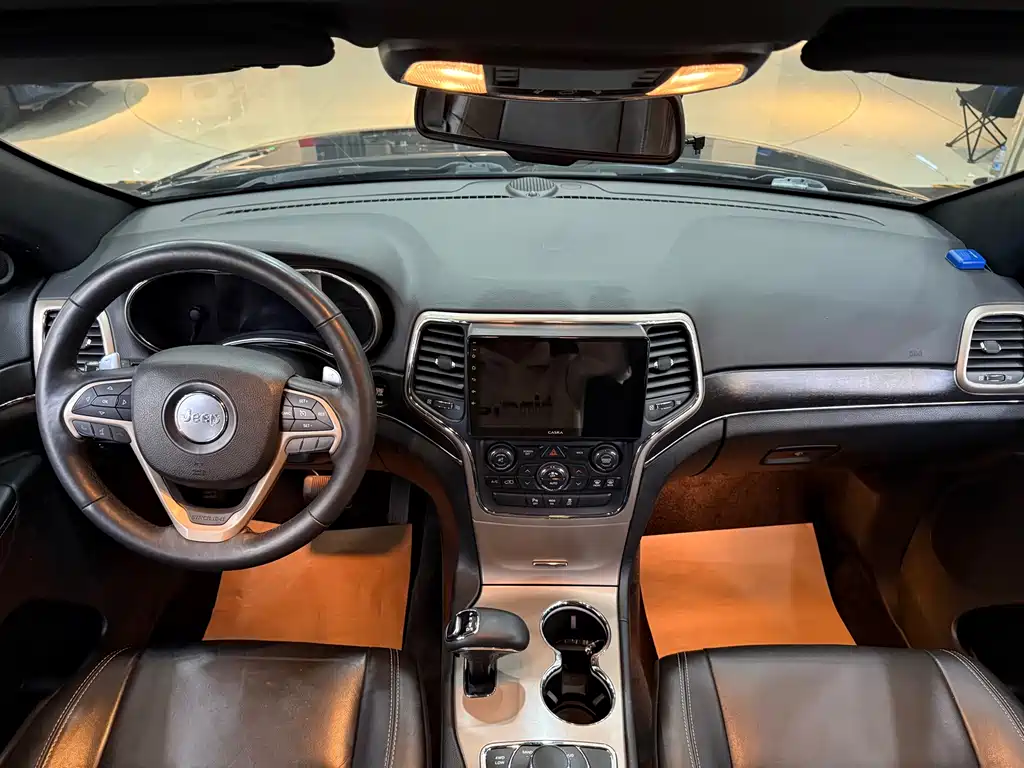 Jeep Grand Cherokee (Import) — миниатюра 14