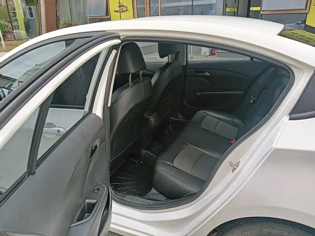 Chevrolet Cavalier — миниатюра 8