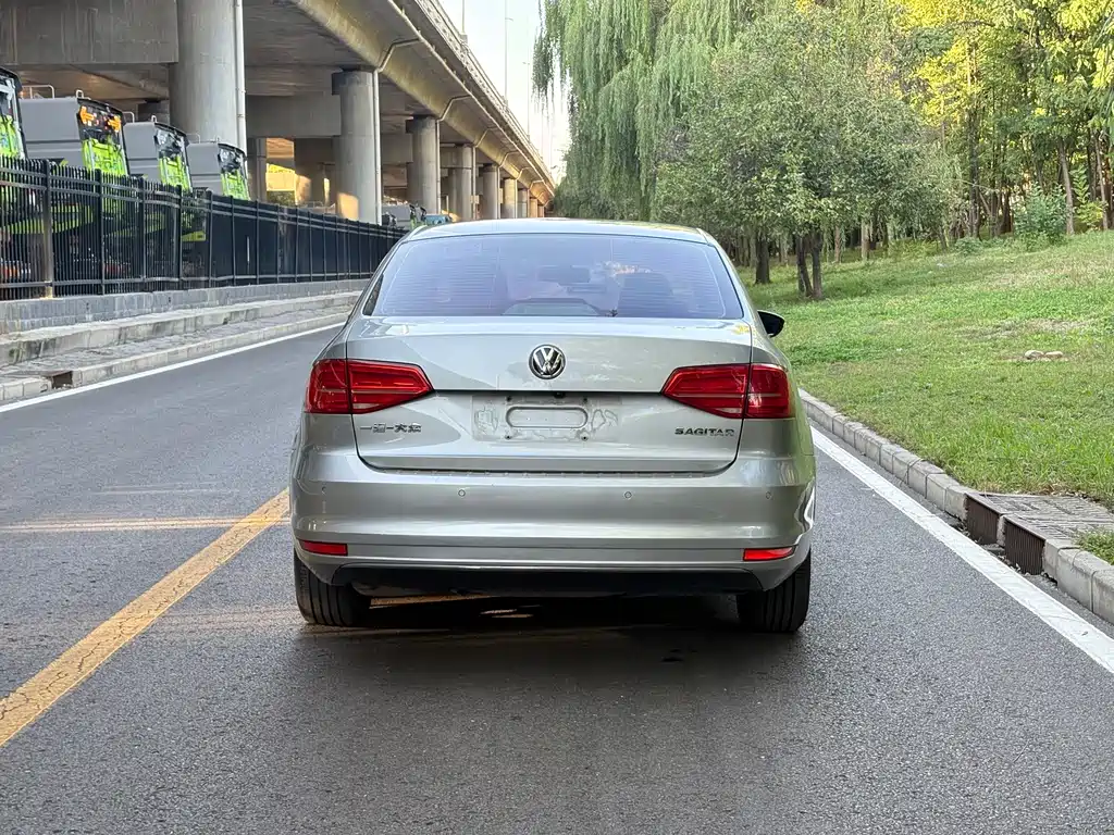 Volkswagen Sagitar — миниатюра 4