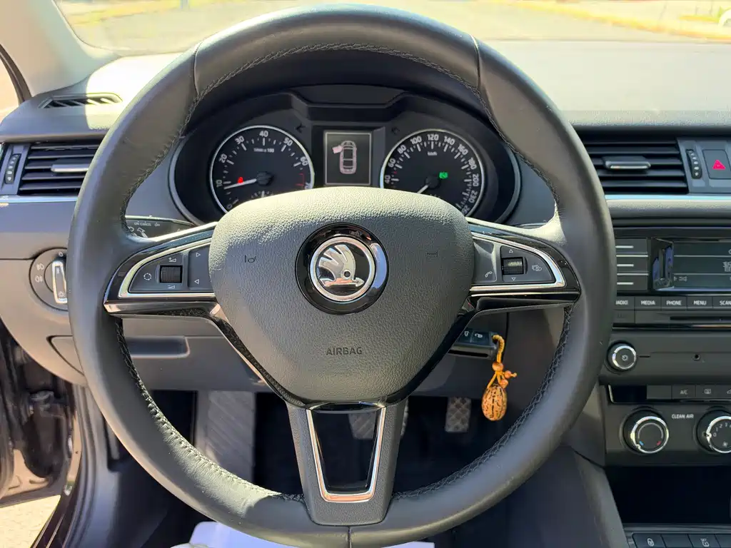 Skoda Octavia — миниатюра 15