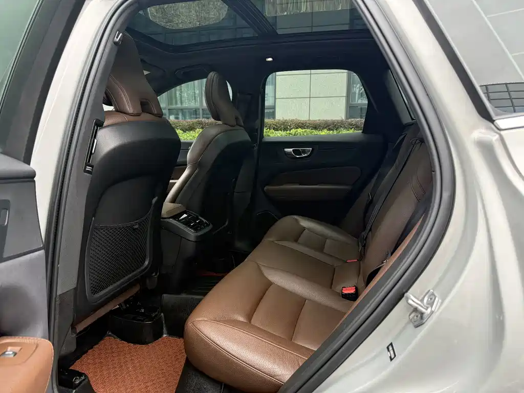 Volvo XC60 — миниатюра 8