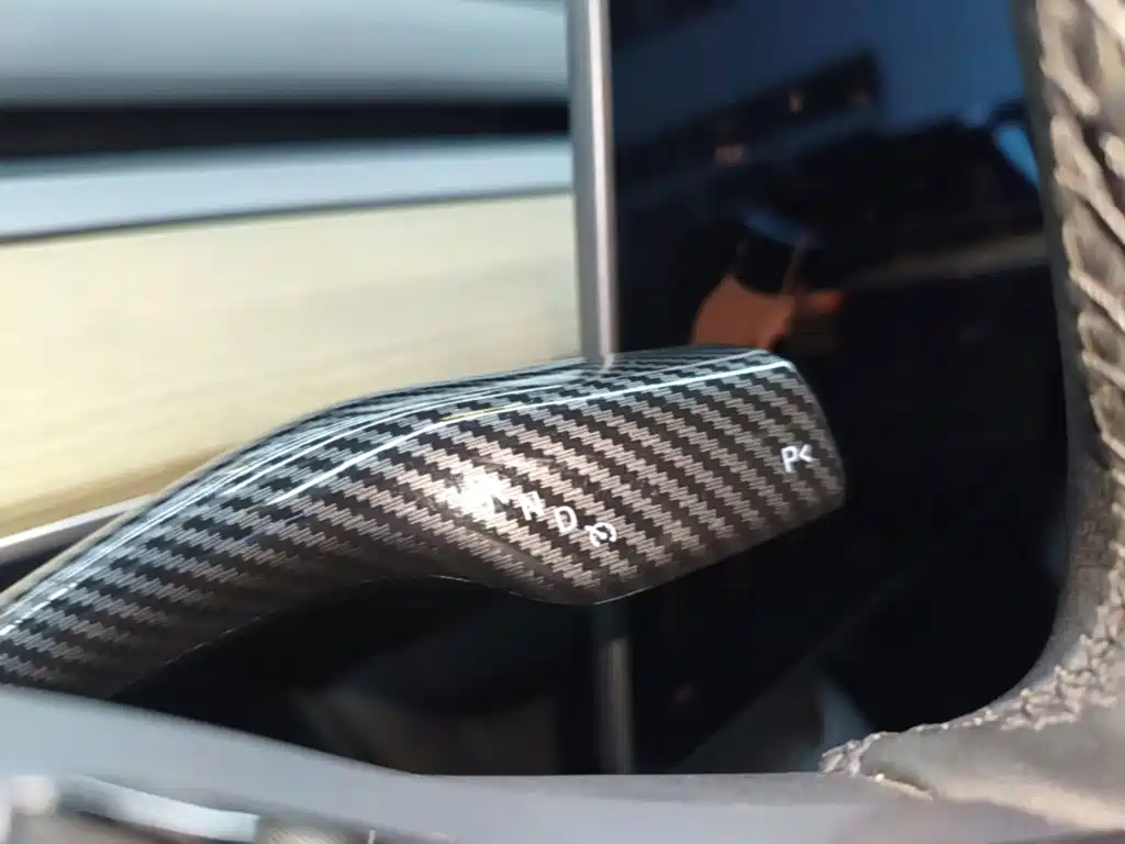 Tesla Model Y — миниатюра 14