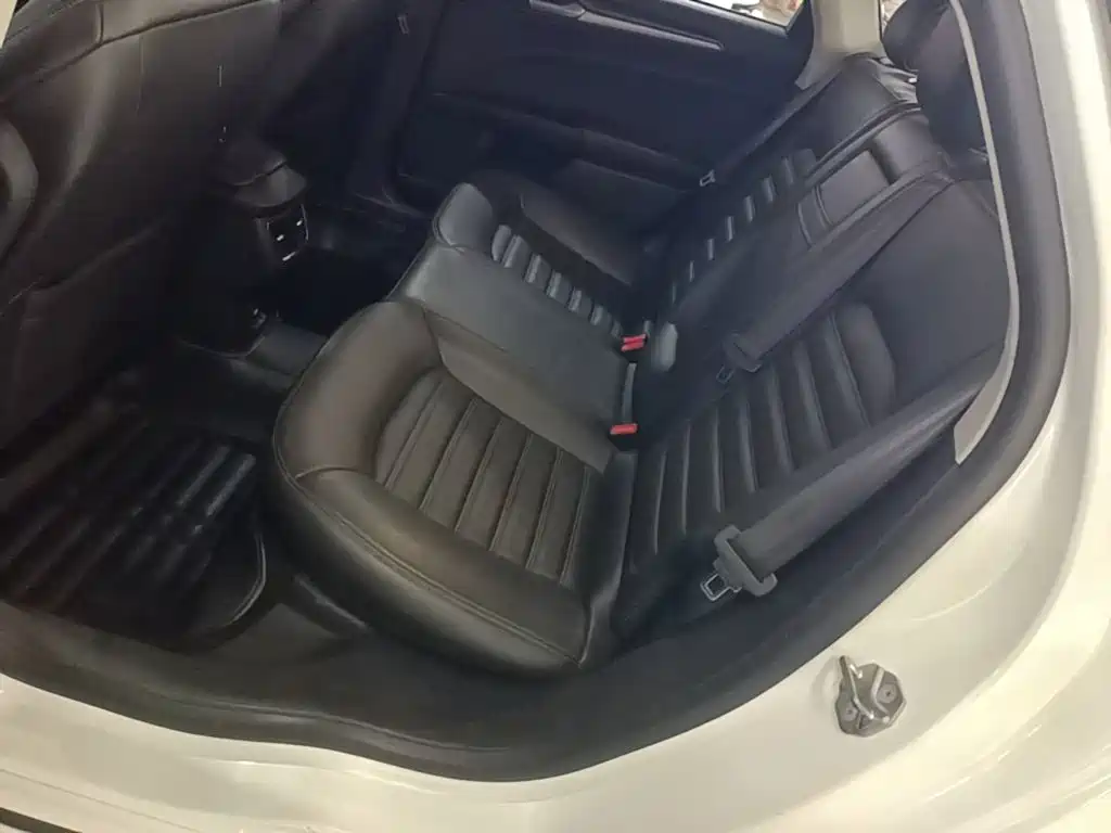Ford Mondeo — миниатюра 17