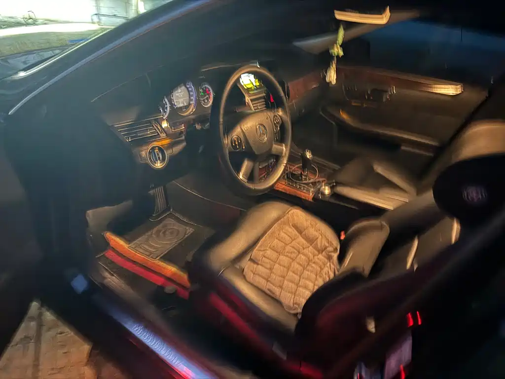 Mercedes-Benz E-Class — миниатюра 7