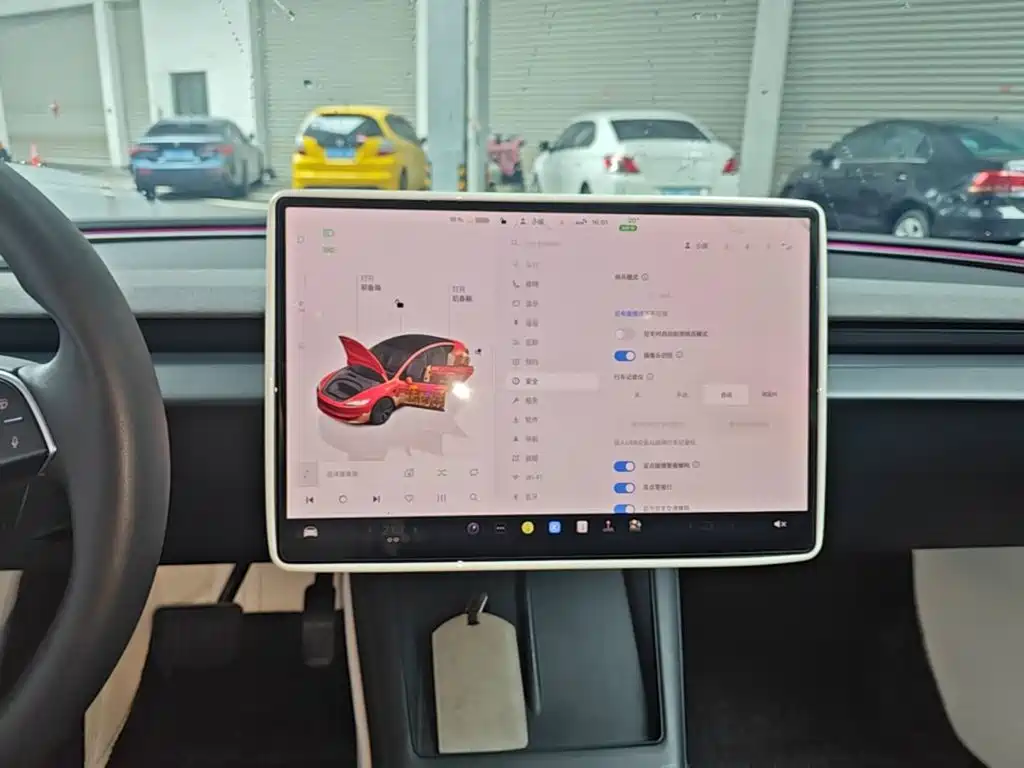 Tesla Model 3 — миниатюра 13