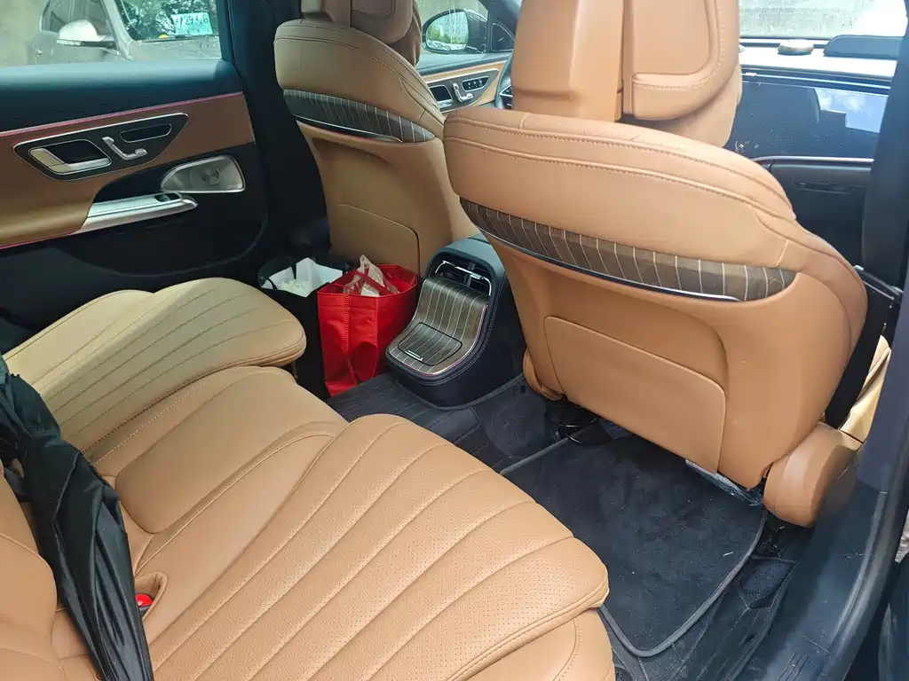 Mercedes-Benz E-Class — миниатюра 9