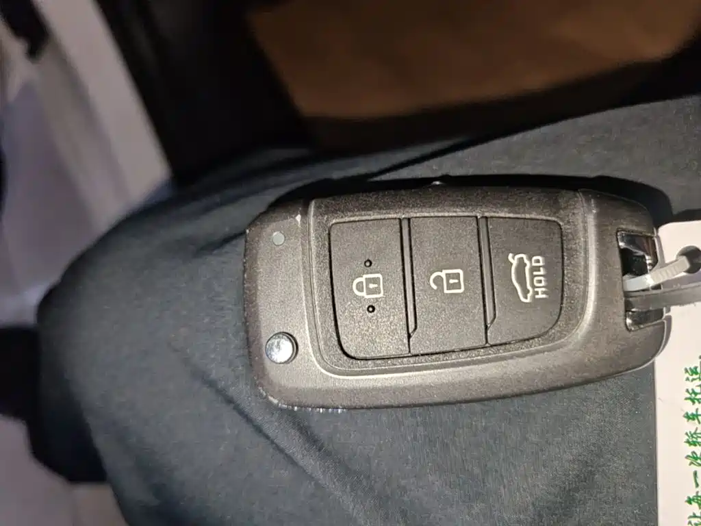 Hyundai Elantra — миниатюра 9