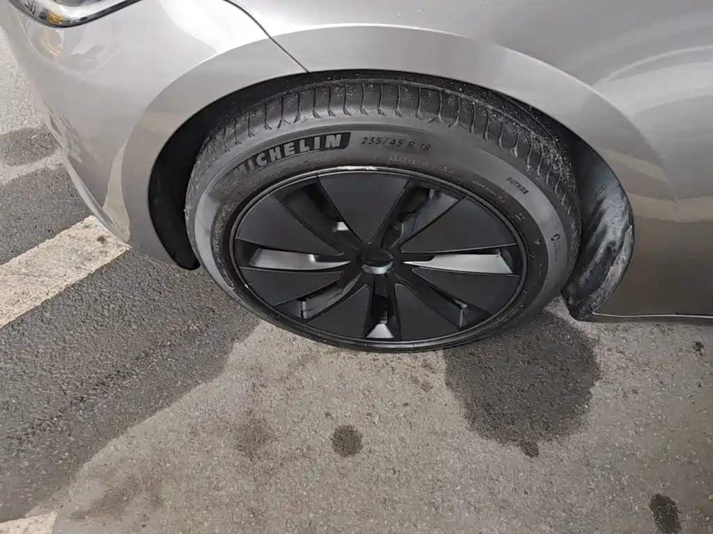 Tesla Model 3 — миниатюра 23