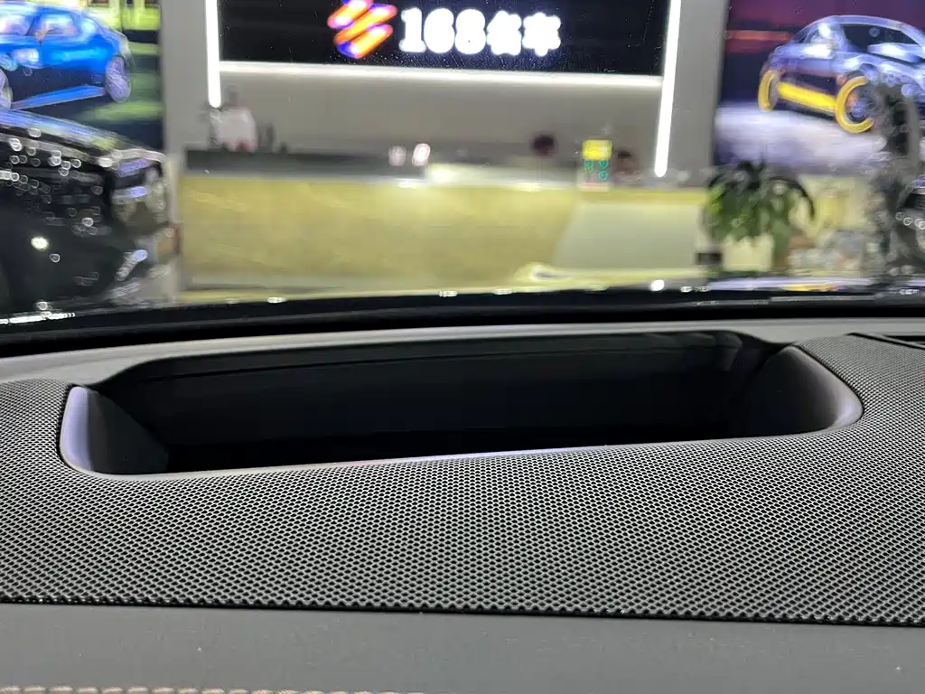 Mercedes-Benz GLE (Import) — миниатюра 24