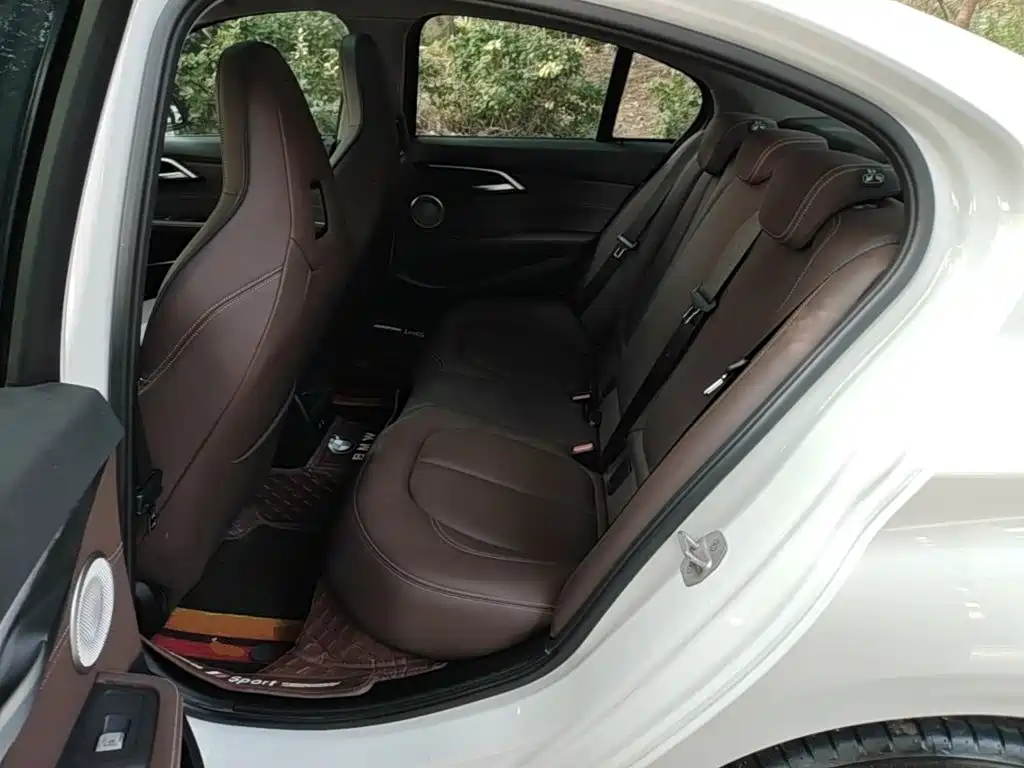BMW 1 Series — миниатюра 17