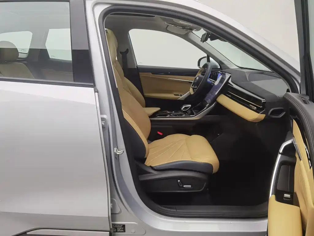 Geely Boyue L — миниатюра 23