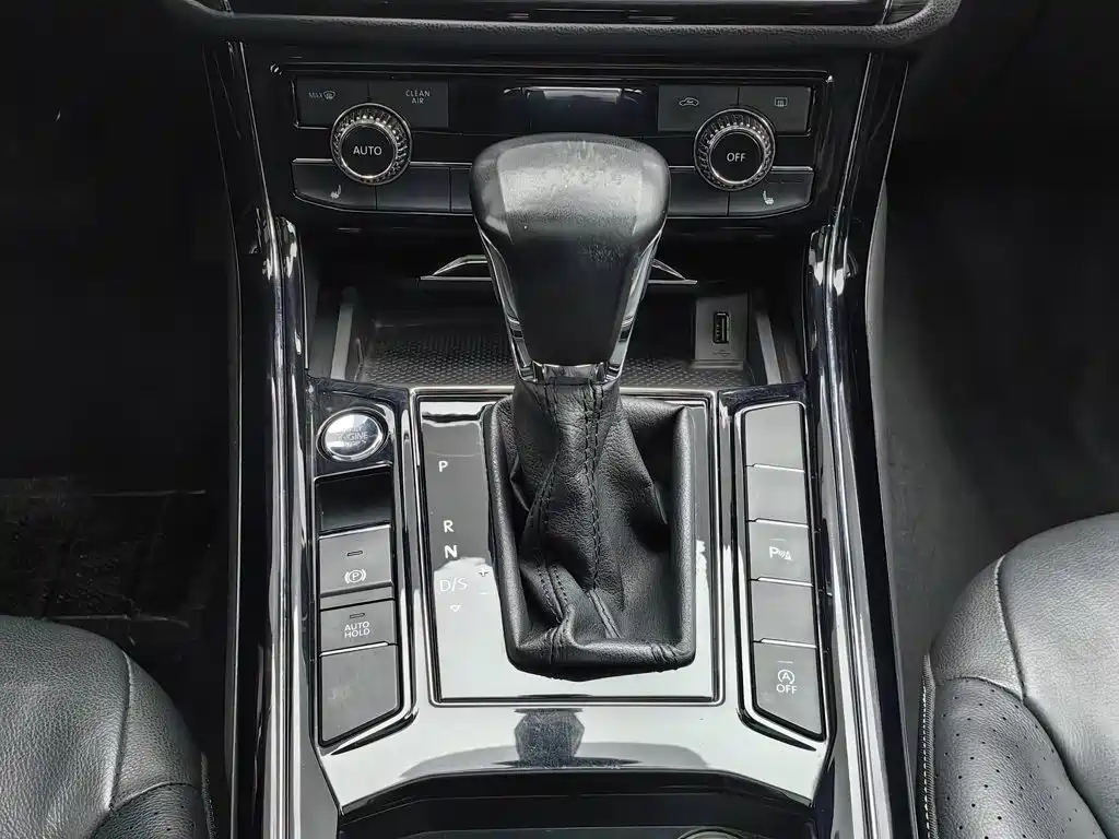 Volkswagen Phideon — миниатюра 13