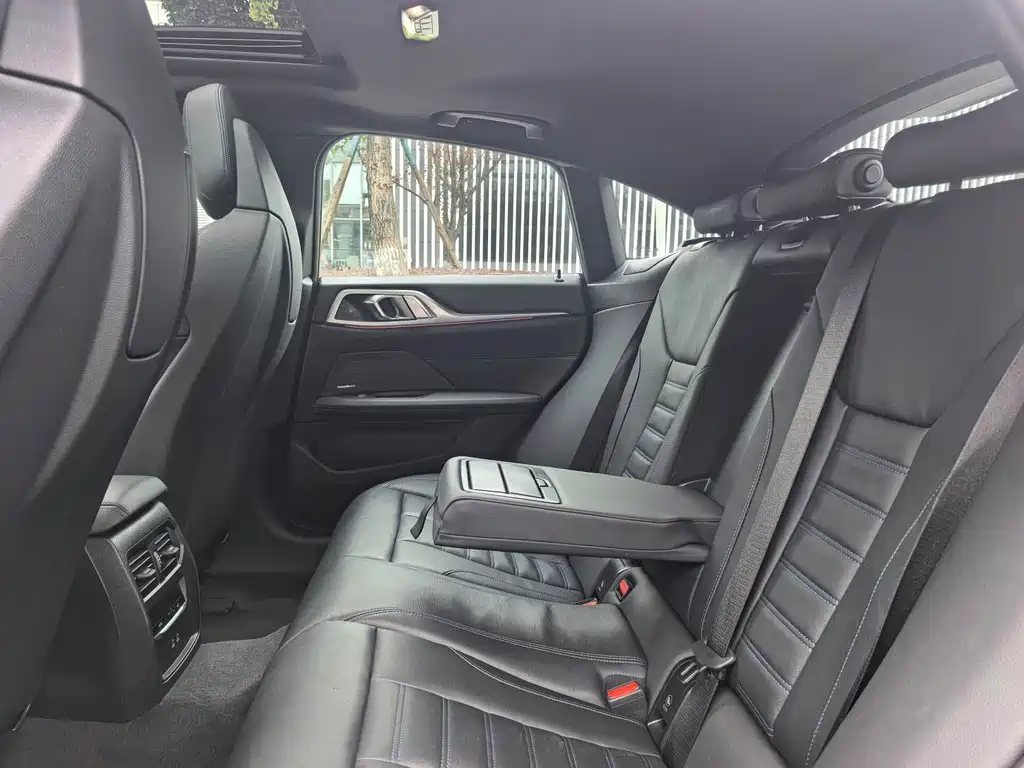 BMW i4 M — миниатюра 5