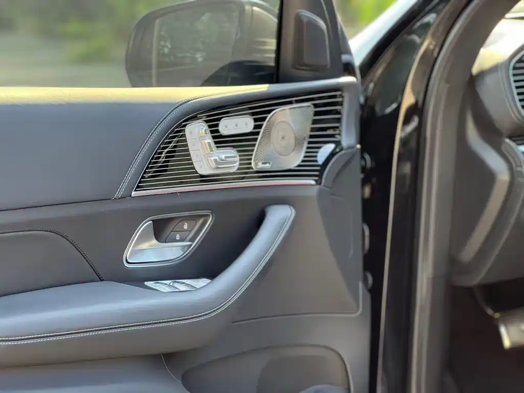 Mercedes-Benz GLS — миниатюра 14