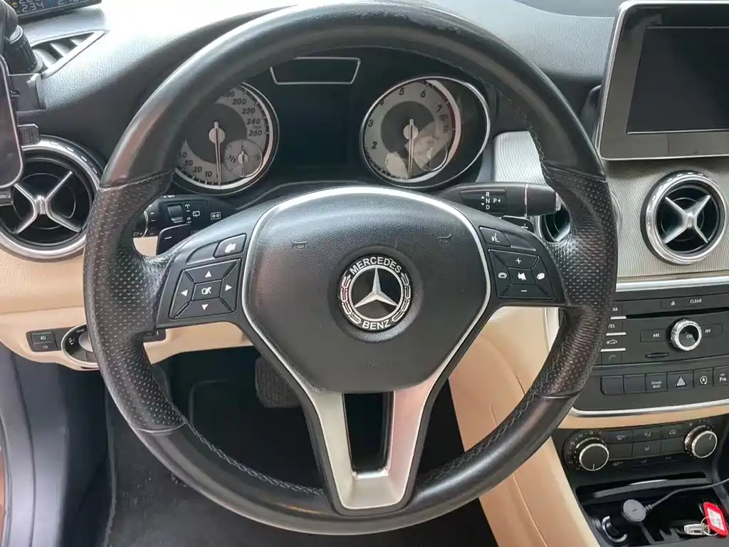 Mercedes-Benz GLA — миниатюра 9