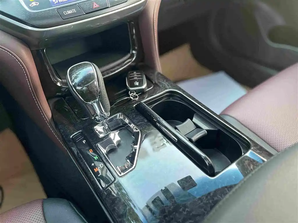 Toyota Crown — миниатюра 19