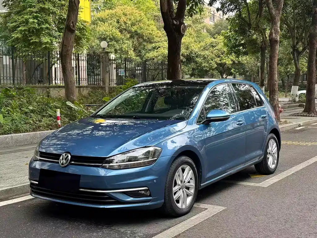 VOLKSWAGEN GOLF