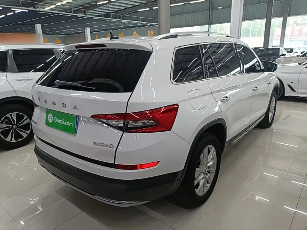 Skoda Kodiaq 2021 TSI330 7 мест Luxury