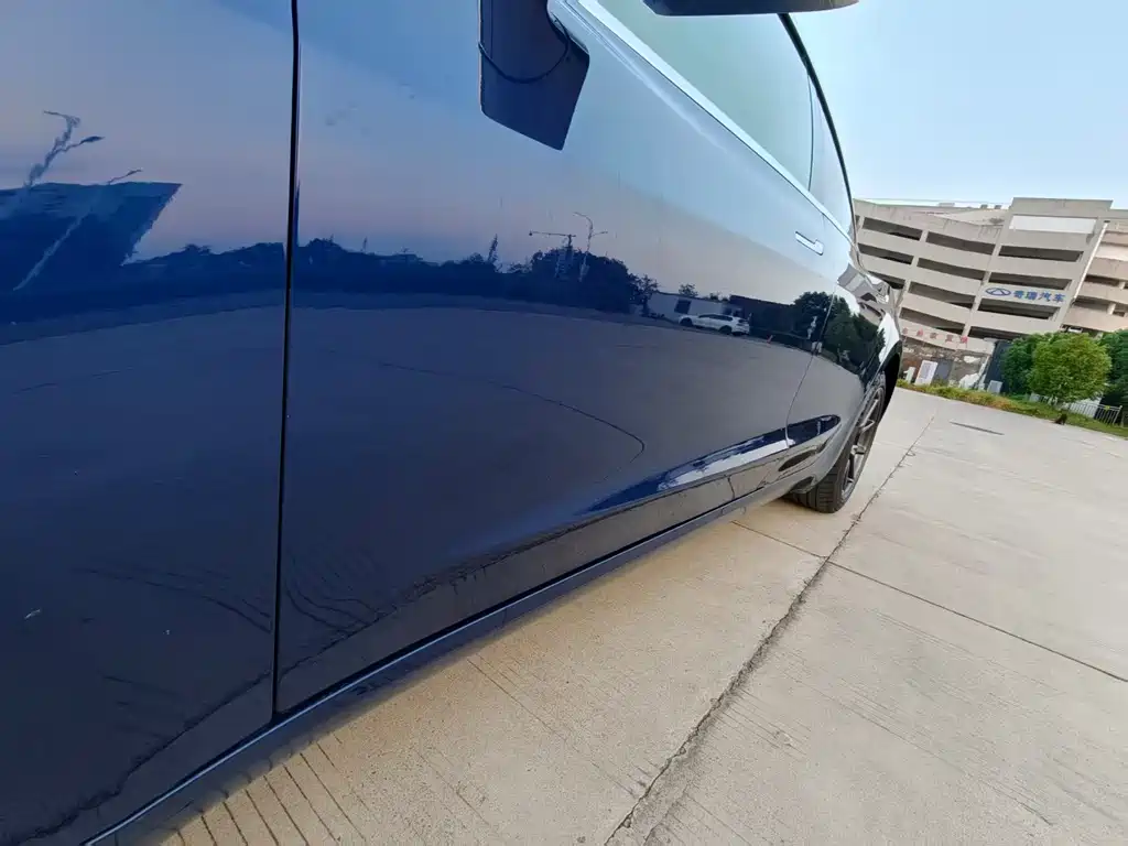 Tesla Model 3 — миниатюра 18