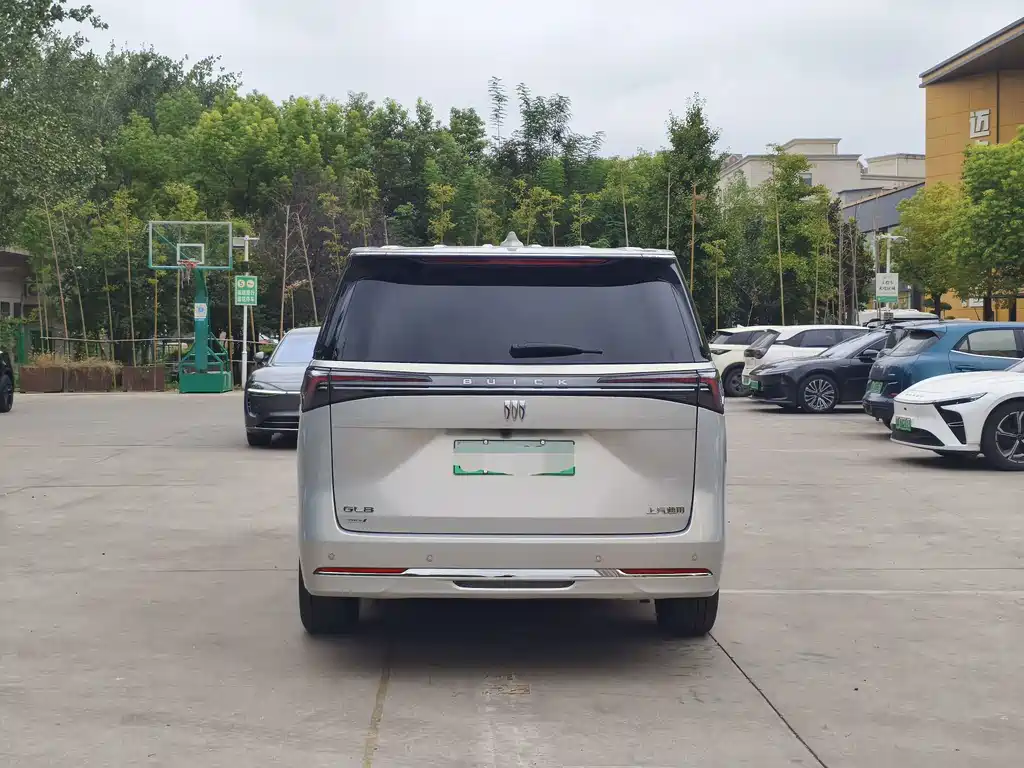 Buick GL8 Hybrid — миниатюра 10