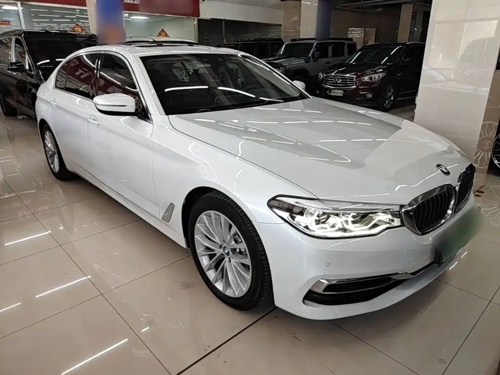 BMW 5 Series New Energy — миниатюра 4