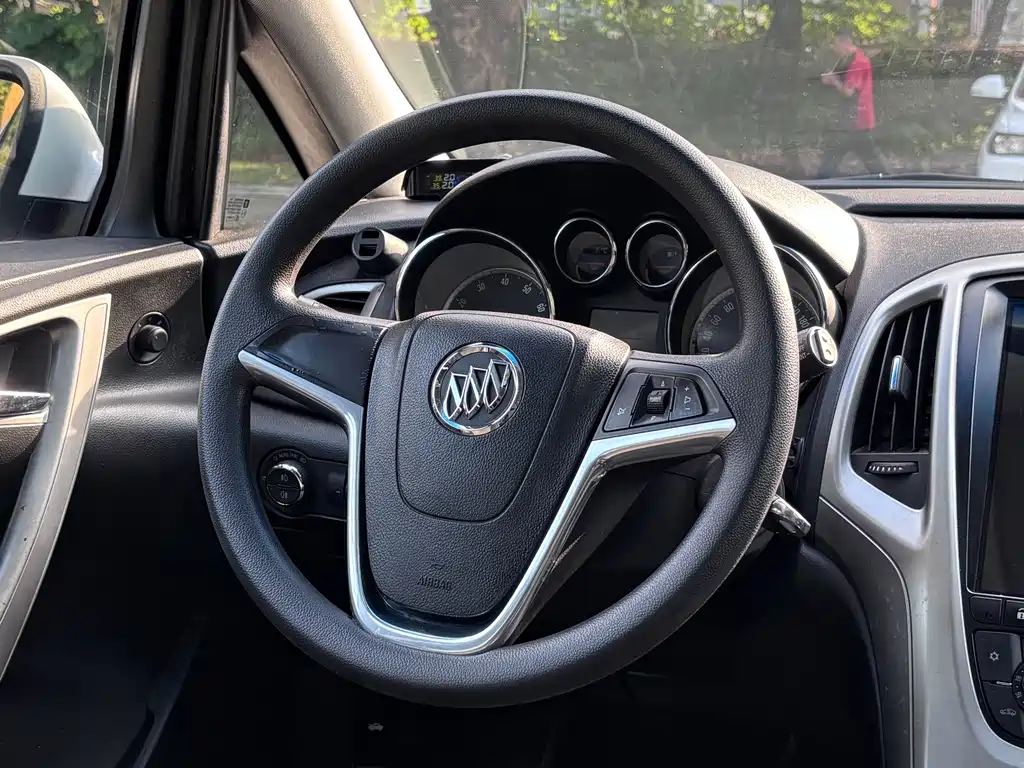 Buick Excelle — миниатюра 15