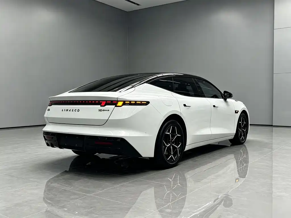 Lynk & Co 10 — миниатюра 9