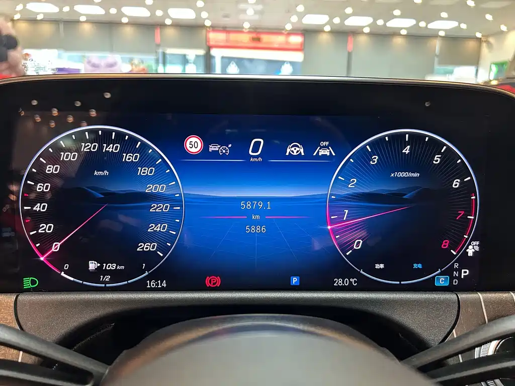 Mercedes-Benz E-Class — миниатюра 6