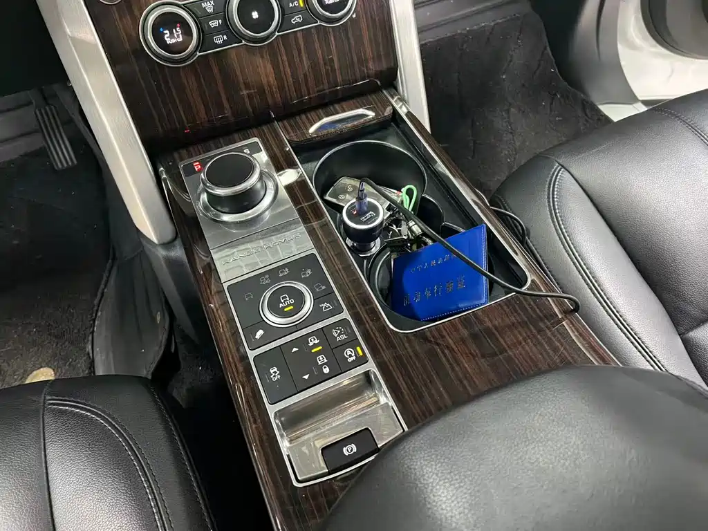 Land Rover Range Rover — миниатюра 10
