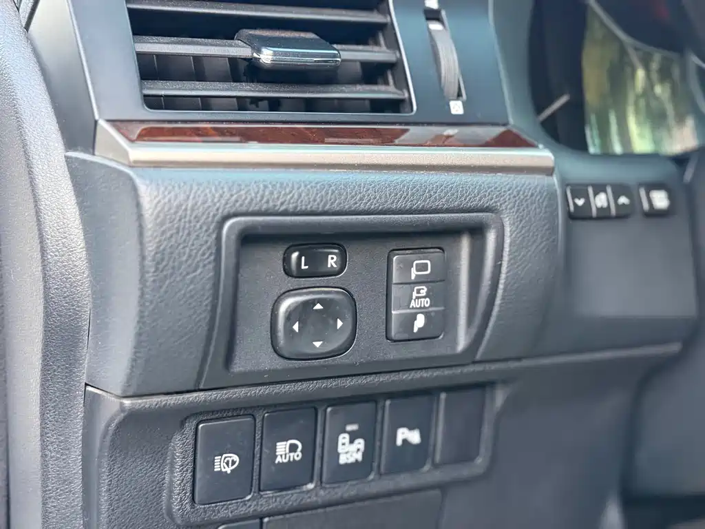Lexus ES — миниатюра 7