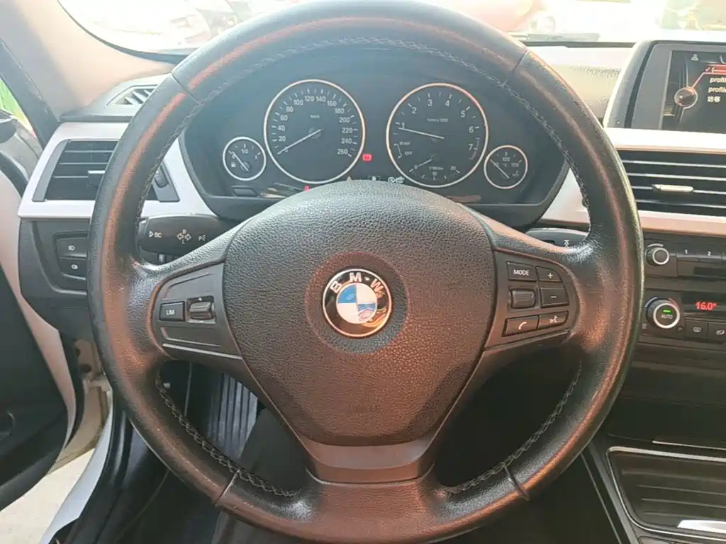 BMW 3 Series — миниатюра 11