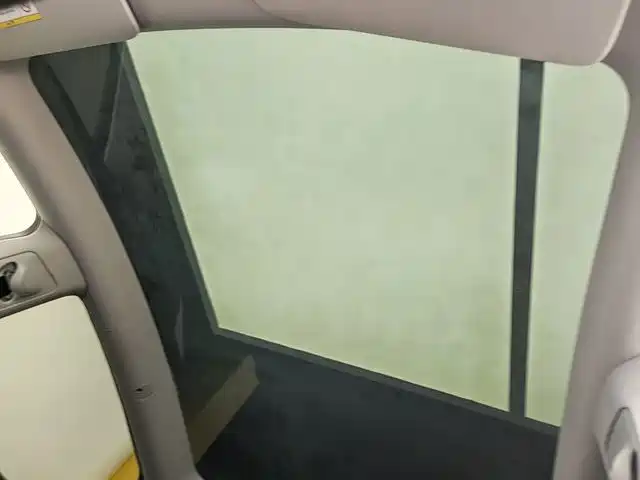 Tesla Model Y — миниатюра 14