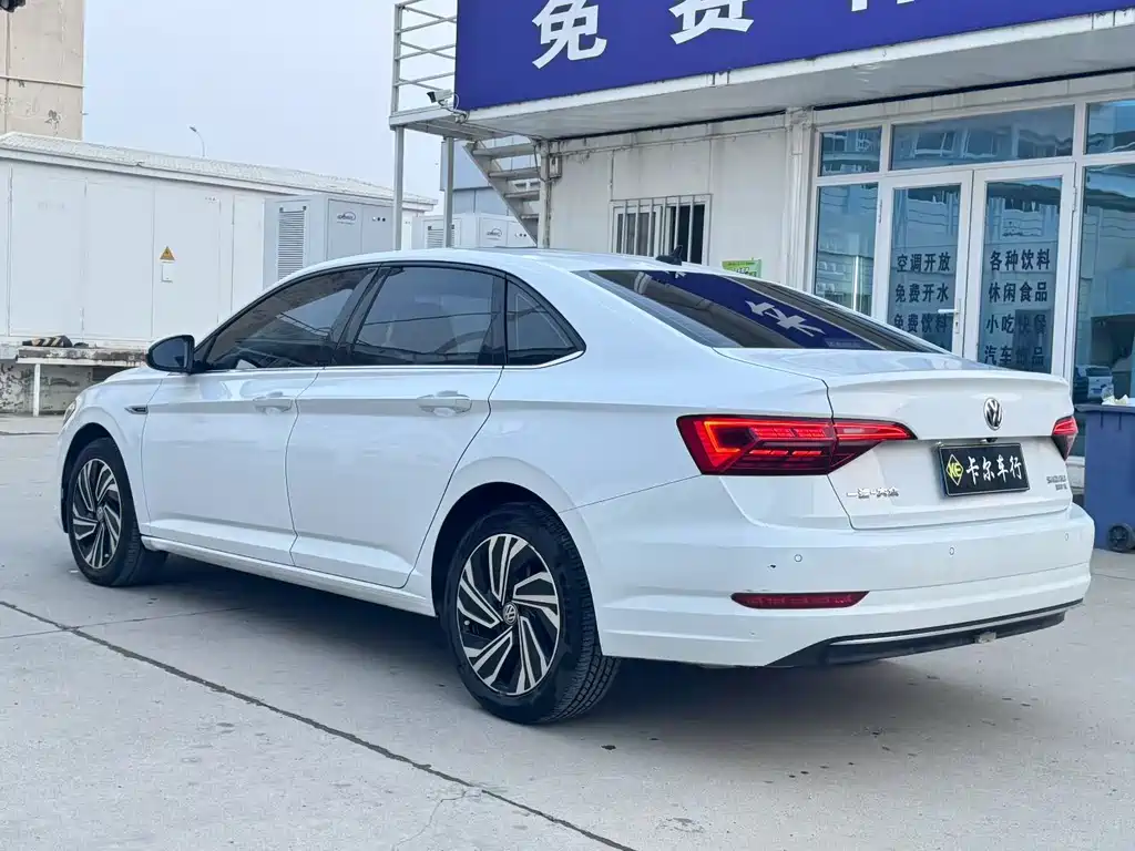 Volkswagen Sagitar 2021 200TSI DSG