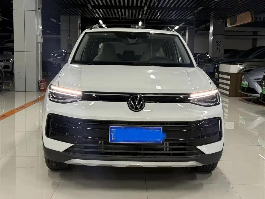 Volkswagen Tharu — миниатюра 2