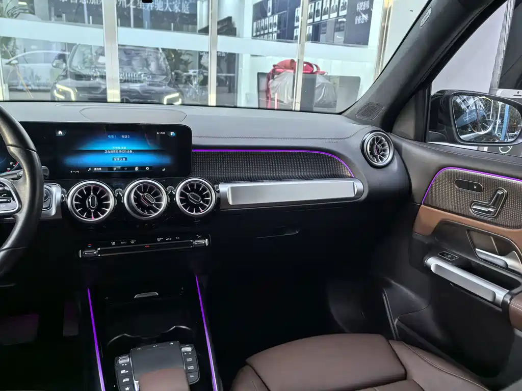 Mercedes-Benz GLB — миниатюра 15