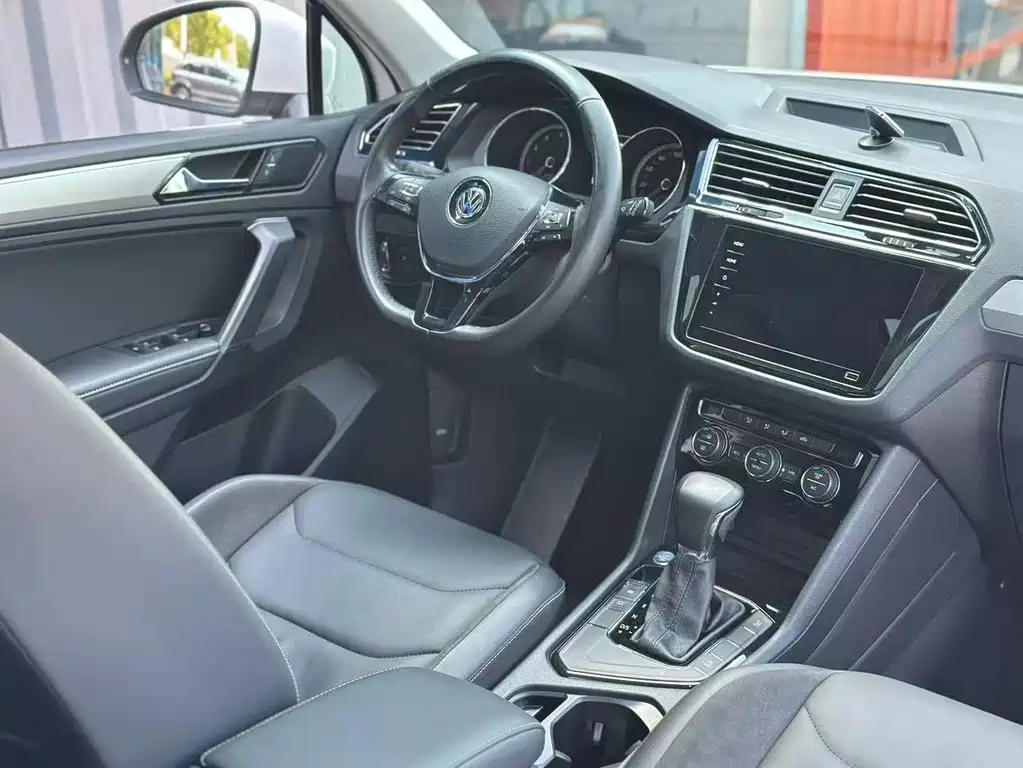 Volkswagen Tiguan L — миниатюра 5