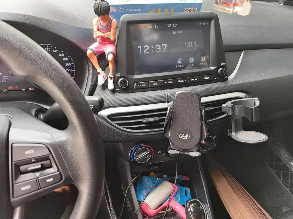 Hyundai Elantra — миниатюра 6
