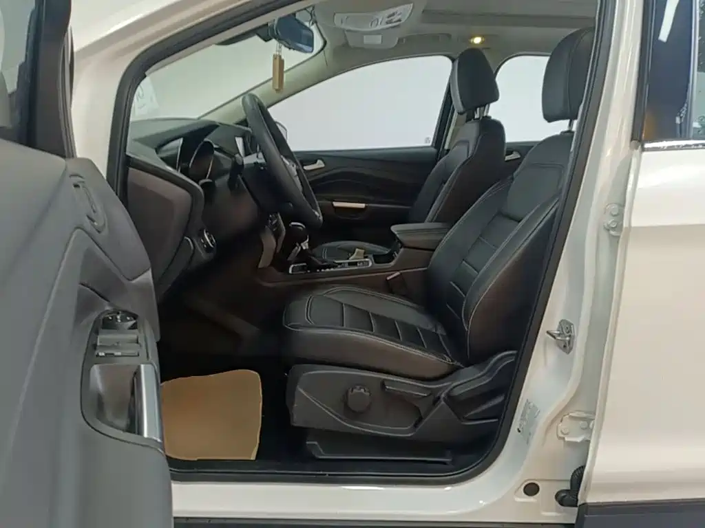 Ford Kuga — миниатюра 16
