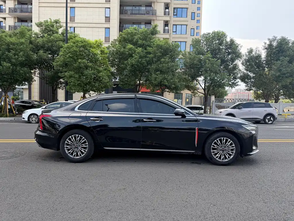 Hongqi Hongqi H5 — миниатюра 19