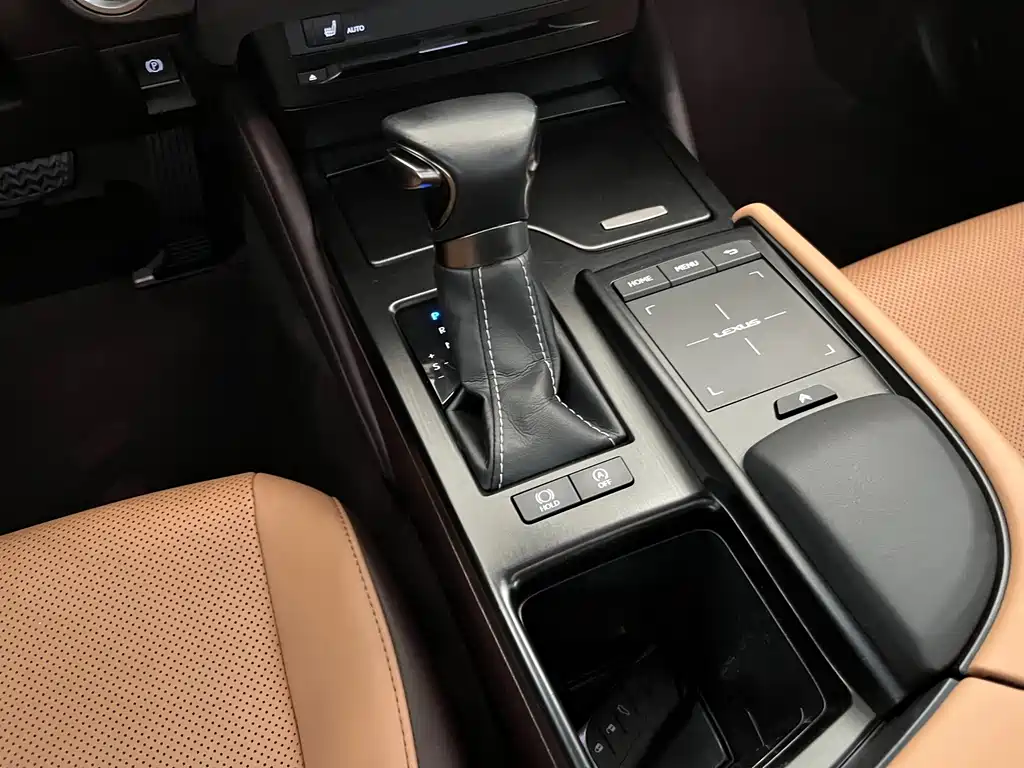 Lexus ES — миниатюра 14