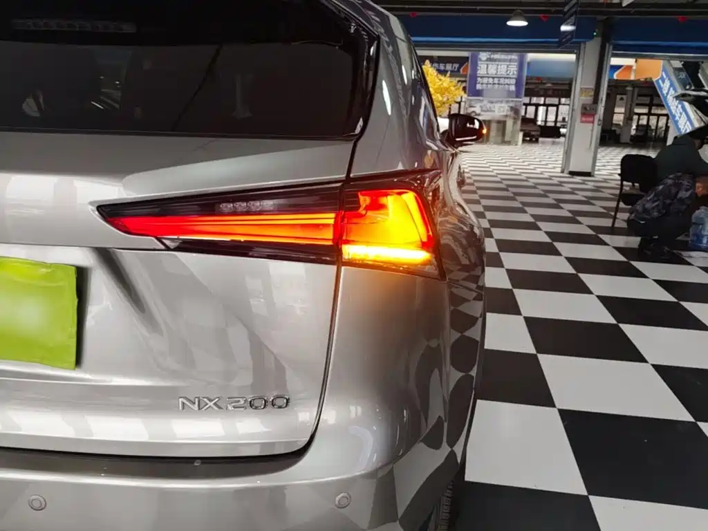 Lexus NX — миниатюра 8