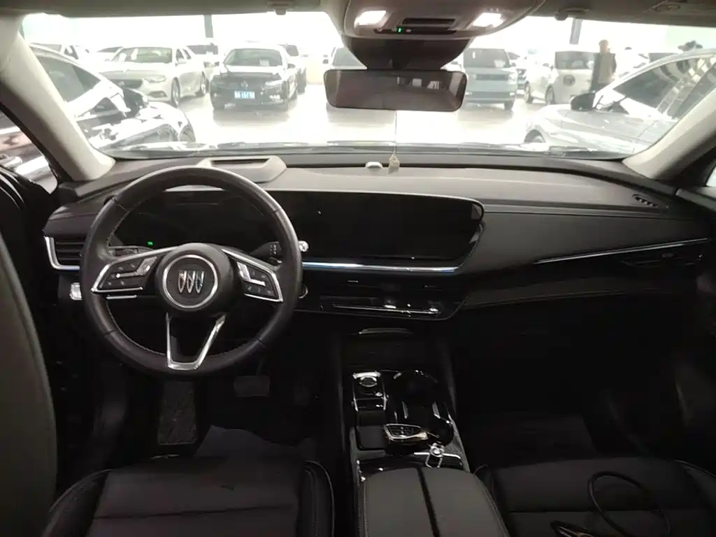 Buick Envision Plus — миниатюра 10