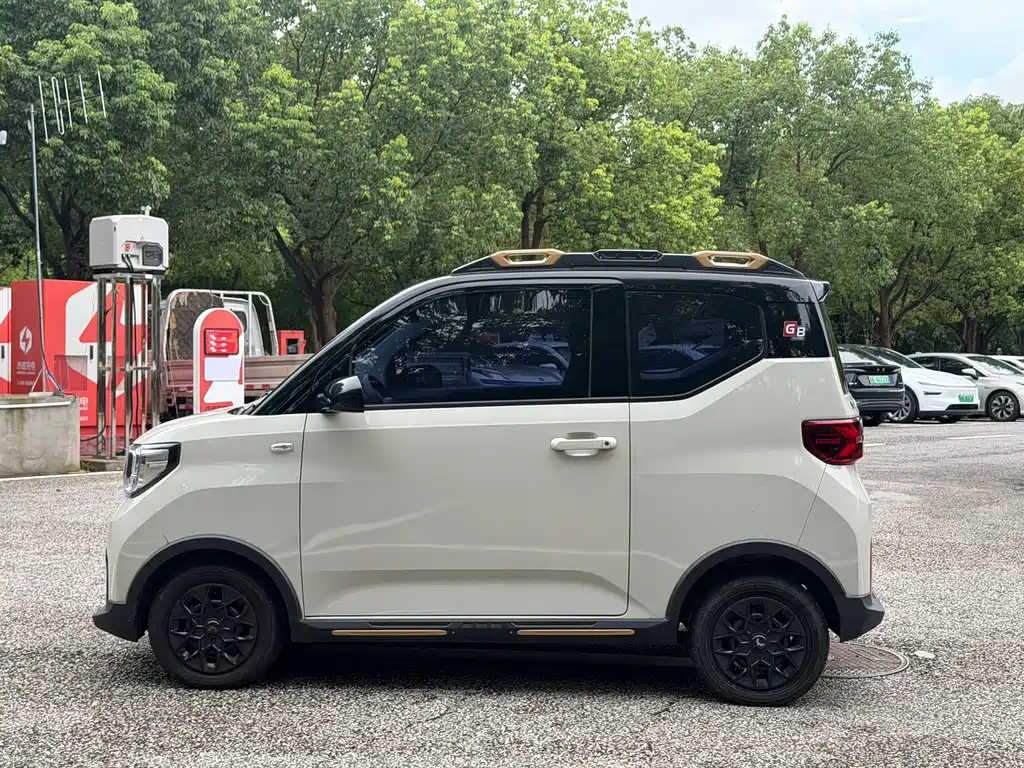 Wuling MINIEV — миниатюра 8
