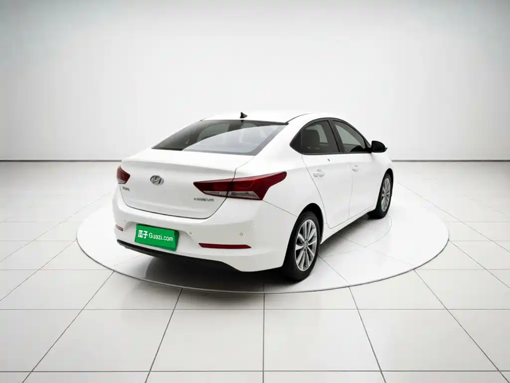 Hyundai Verna — миниатюра 5