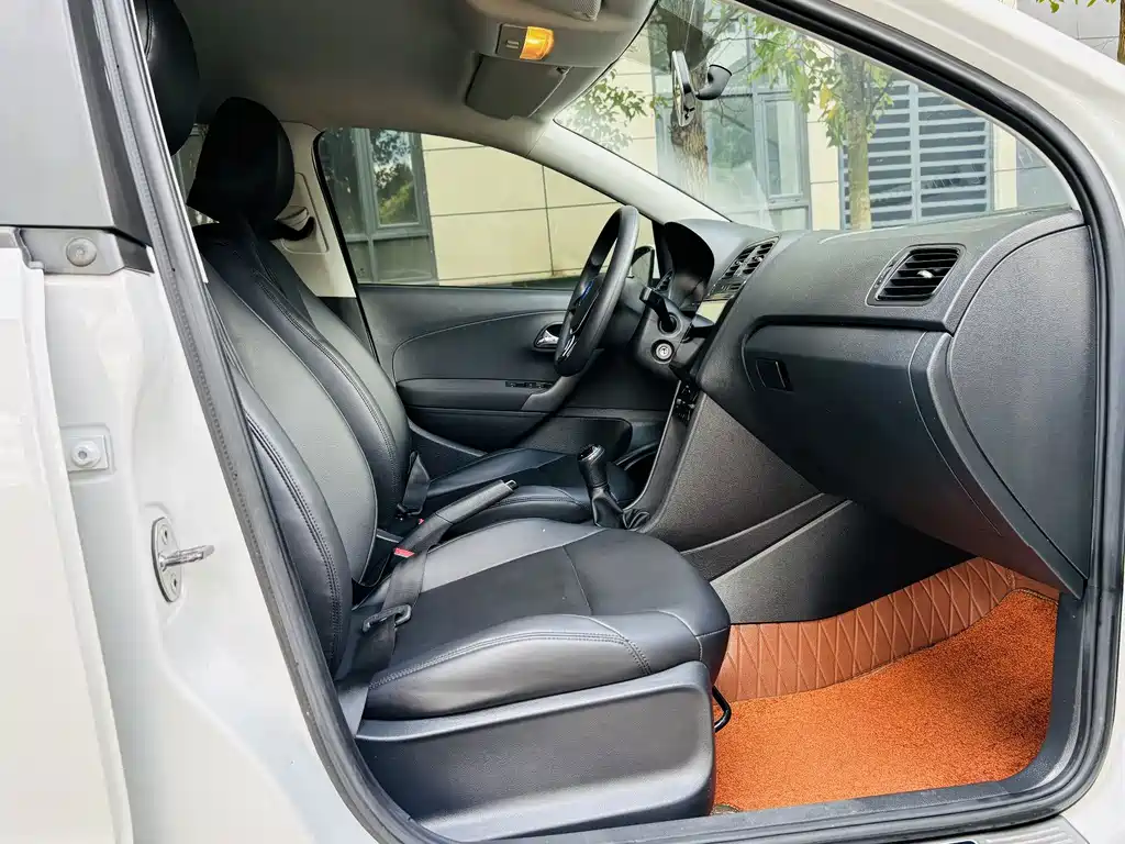 Volkswagen Polo — миниатюра 11